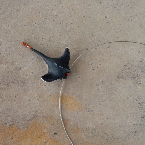 Collier Petite Raie Manta - Orange