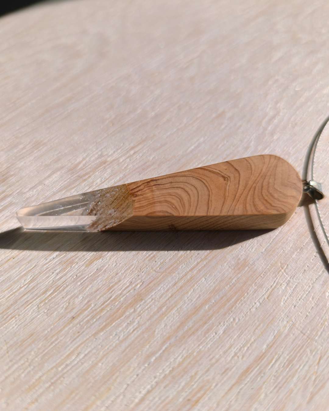 Collier Résine et Bois de Genévrier