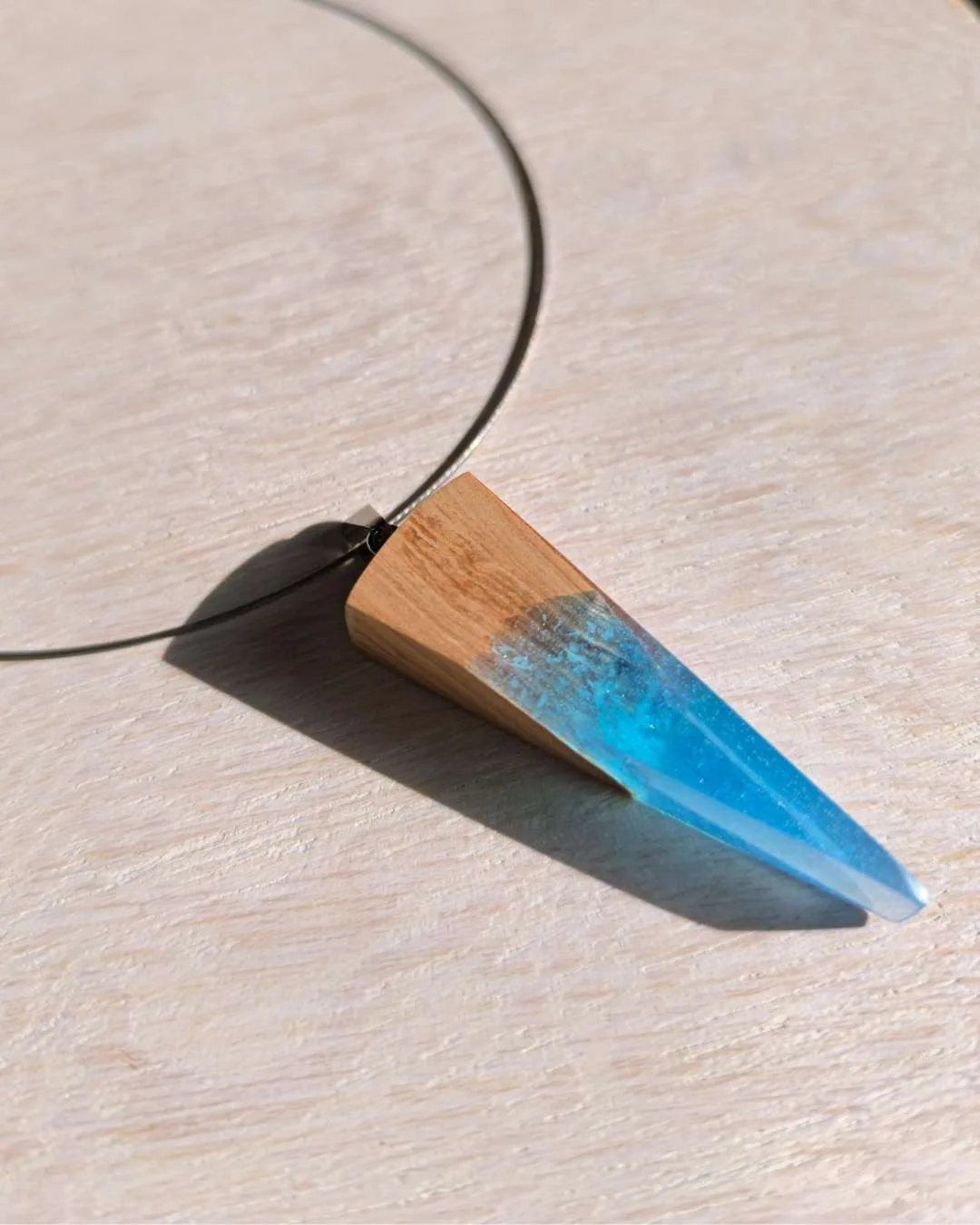 Collier Résine et Bois de Genévrier