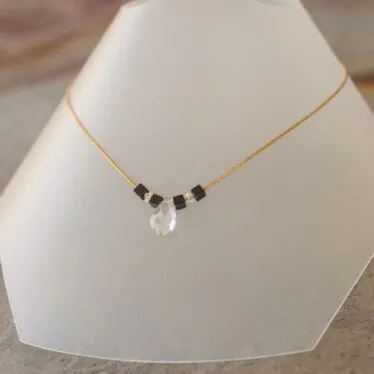 Collier goutte de cristal et hématite