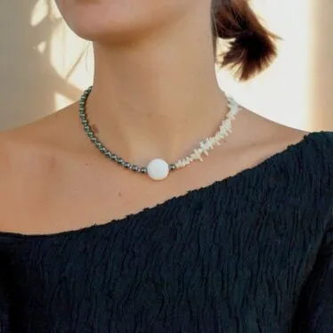 Collier oursin corail blanc hématite