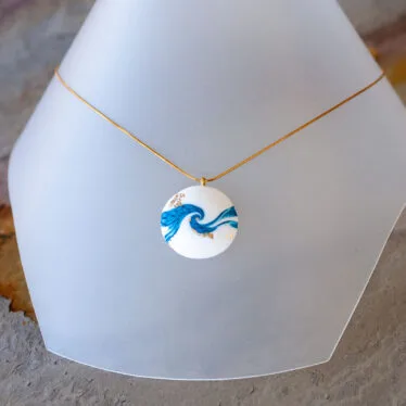 Pendentif La vague, blanc doré